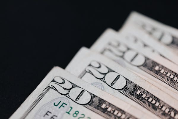 Advance Deposits: How Much to Charge and How to Implement Them