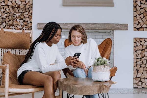 WhatsApp vs SMS for appointment reminders: which is better?